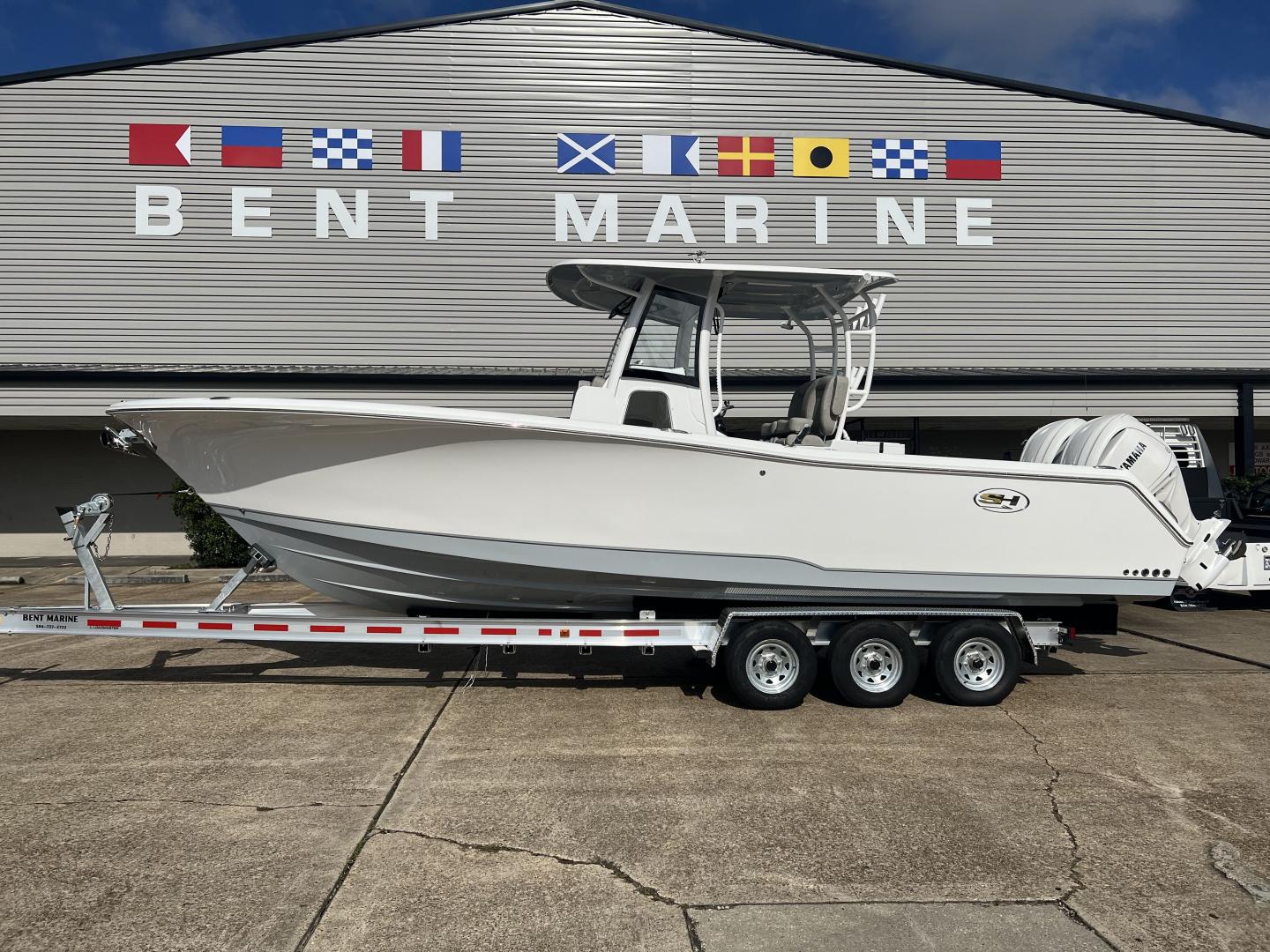 NEW 2025 Sea Hunt GAMEFISH 28 CB